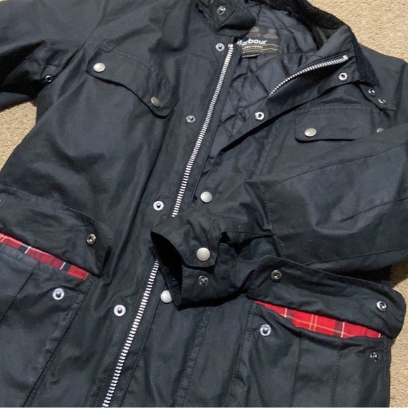Barbour waxed coat MUST GO - Picture 7 of 8